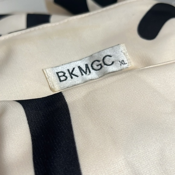 BKMGC XL Bold Cursive  Print Sheath Dress - Picture 4 of 6